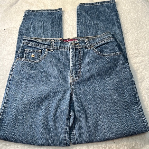 Gloria Vanderbilt Denim - Gloria Vanderbilt Blue Denim Straight Leg Jeans. Size 6. EUC. Standard 5 pockets